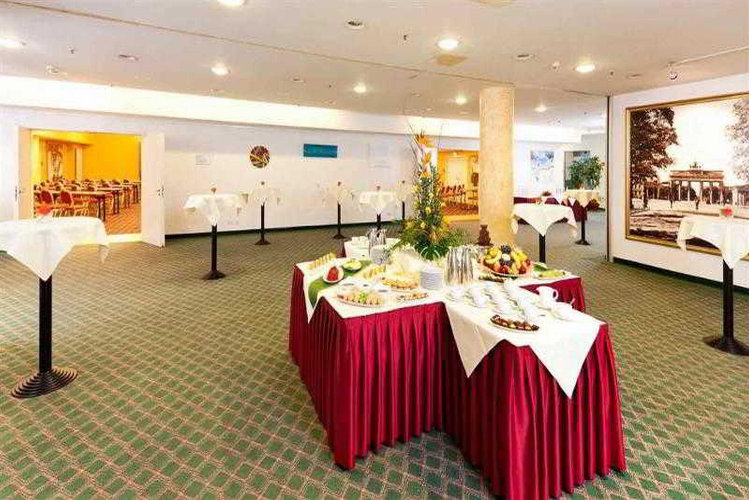 Mercure Hotel Berlin Tempelhof Exterior foto