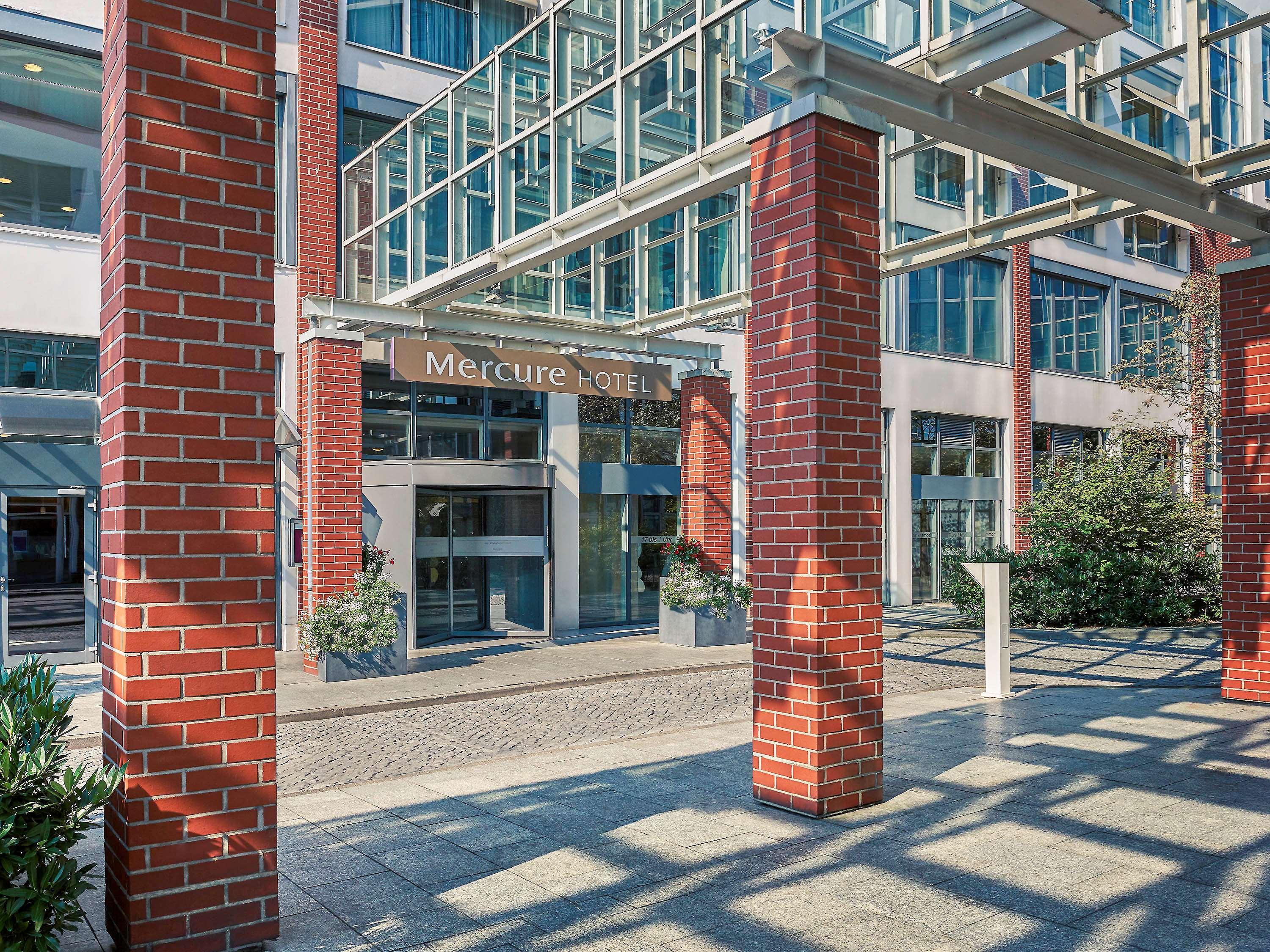 Mercure Hotel Berlin Tempelhof Exterior foto